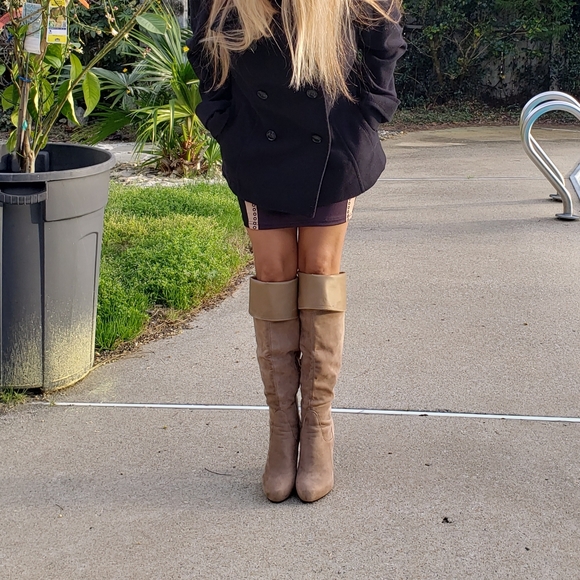 Boots over the knee - Picture 2 of 6